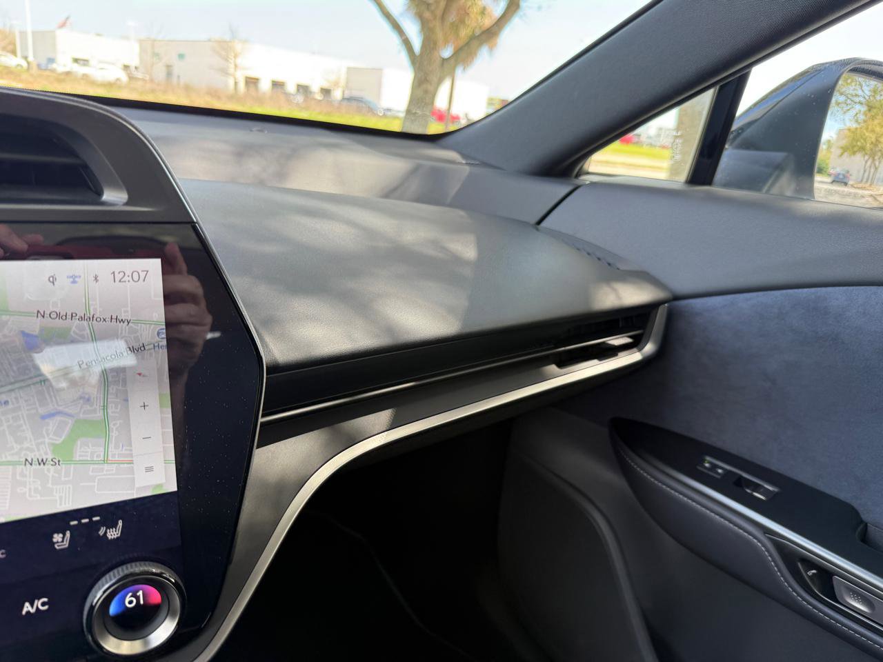 Used 2023 Lexus RZ 450e Premium w/ Accessory Package (Z1) image 33