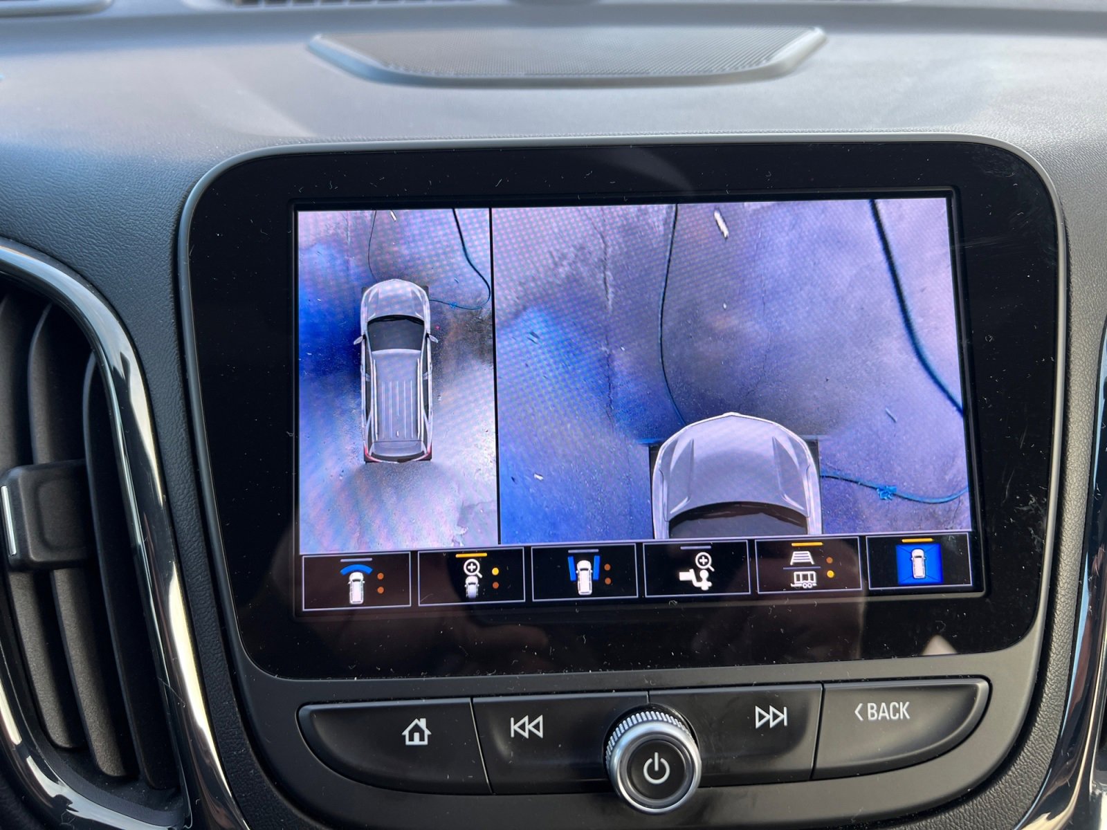 Used 2022 Chevrolet Equinox RS w/ RS Leather Package image 27