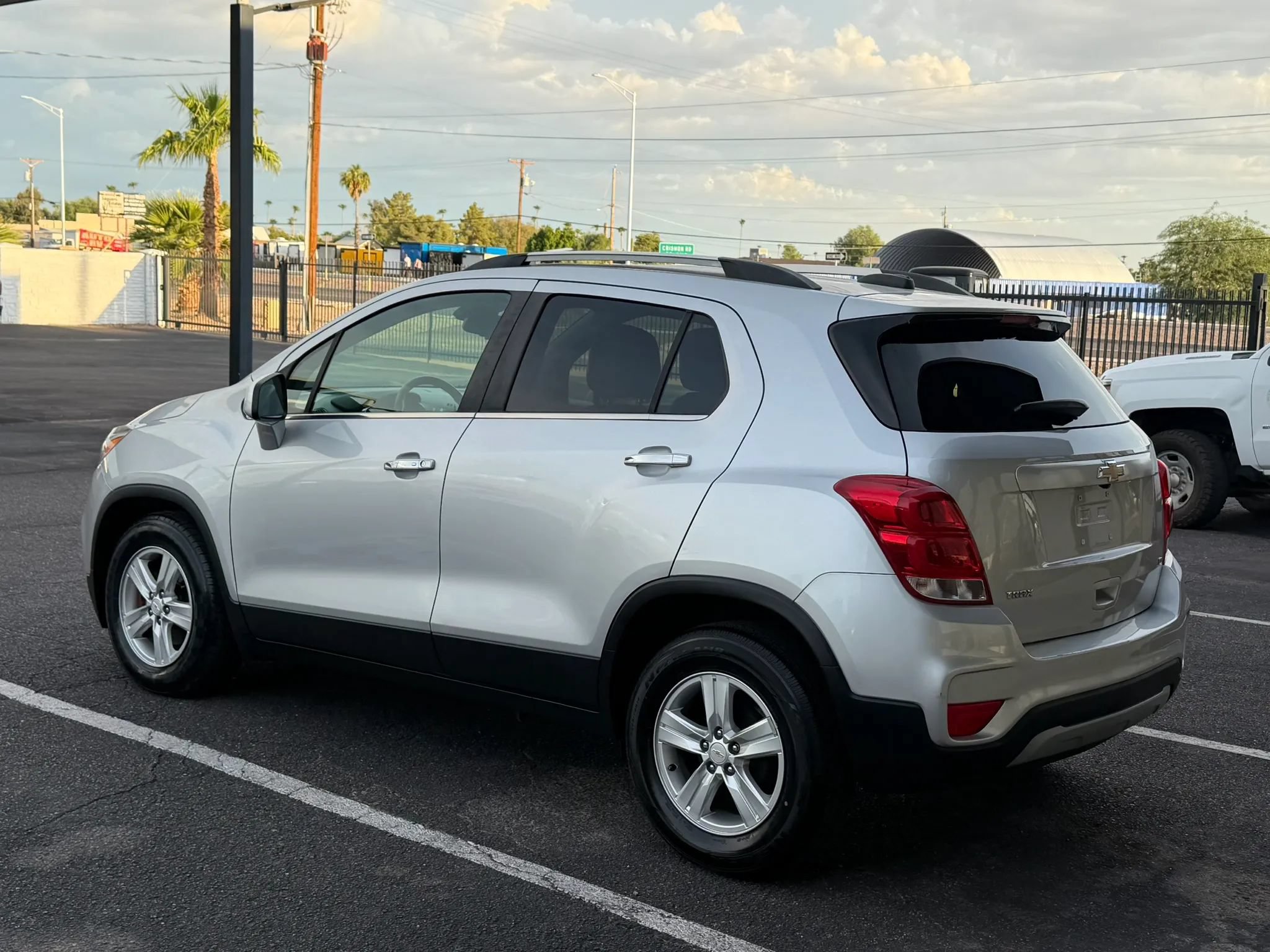 Used 2019 Chevrolet Trax LT w/ LT Convenience Package FWD image 5