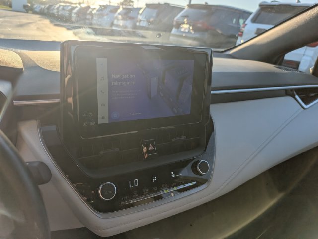 Used 2024 Toyota Corolla SE FWD image 19