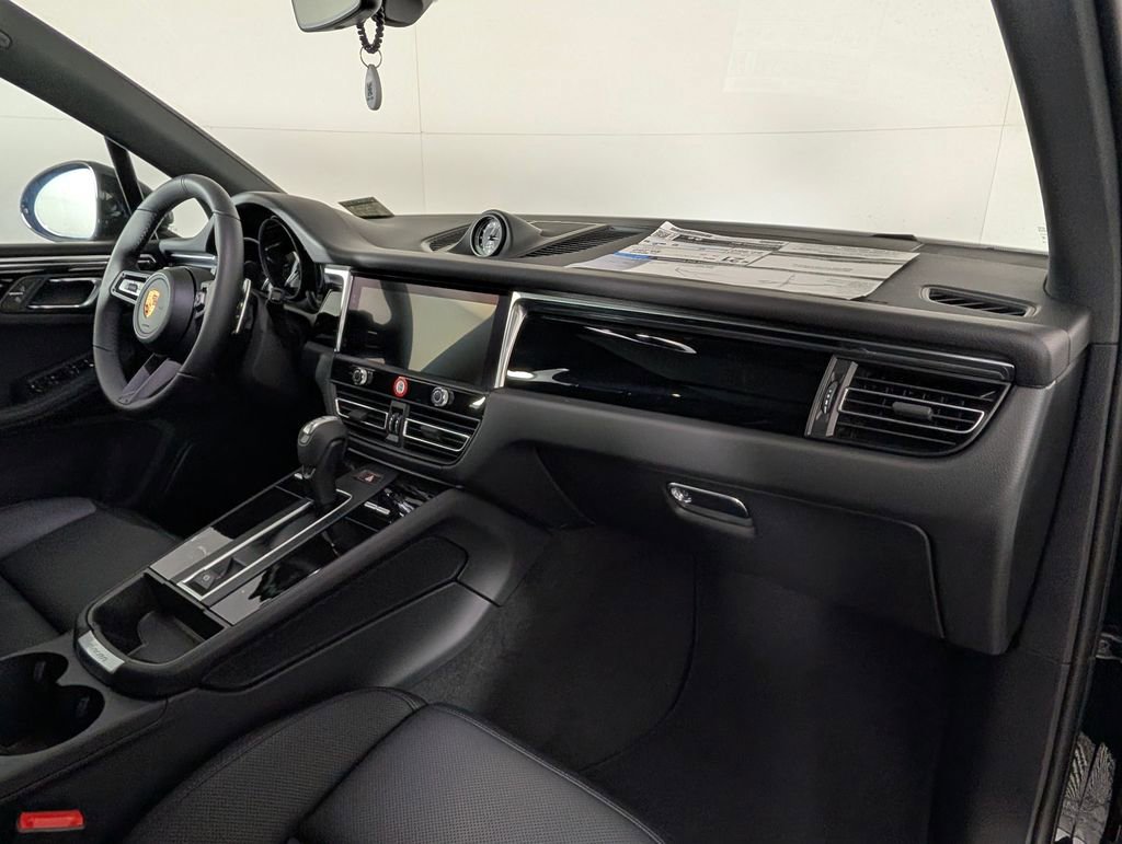 New 2026 Porsche Macan image 19