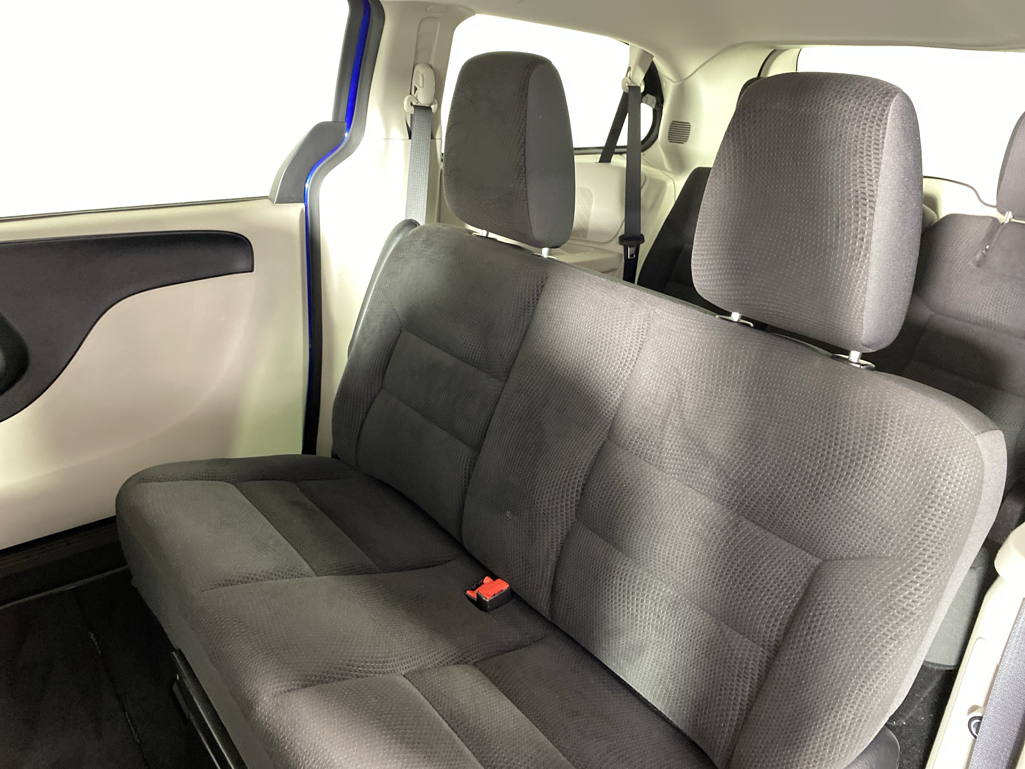 Used 2018 Dodge Grand Caravan SE w/ UConnect Hands-Free Group FWD image 29