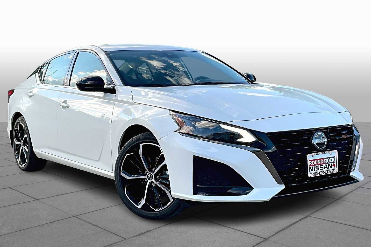 New 2025 Nissan Altima 2.5 SR image 2