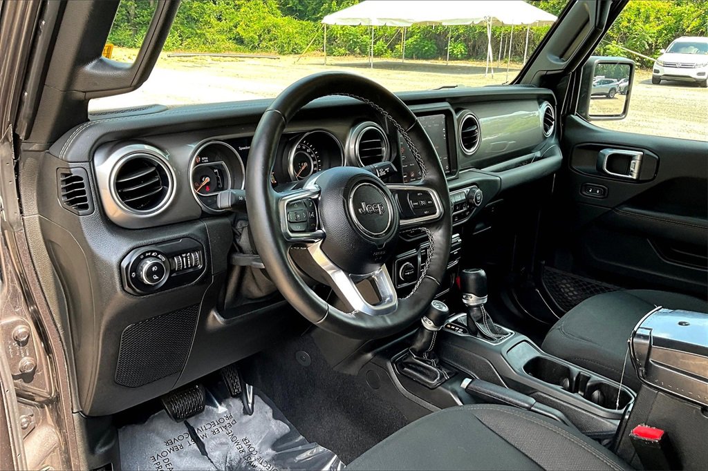 Used 2021 Jeep Gladiator Overland image 15