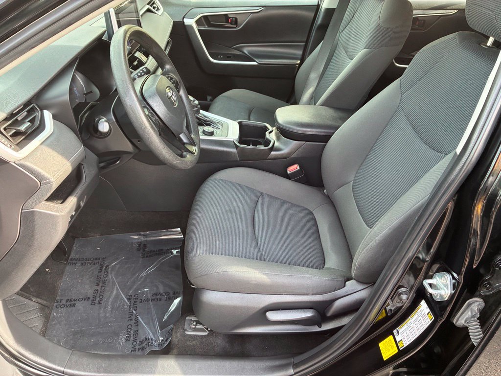 Used 2023 Toyota RAV4 LE AWD/4WD image 11