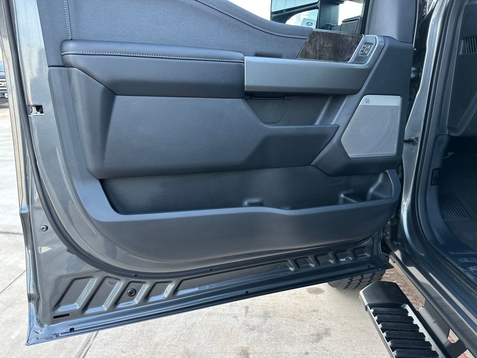 New 2026 Ford F350 Lariat w/ Lariat Premium Package image 10