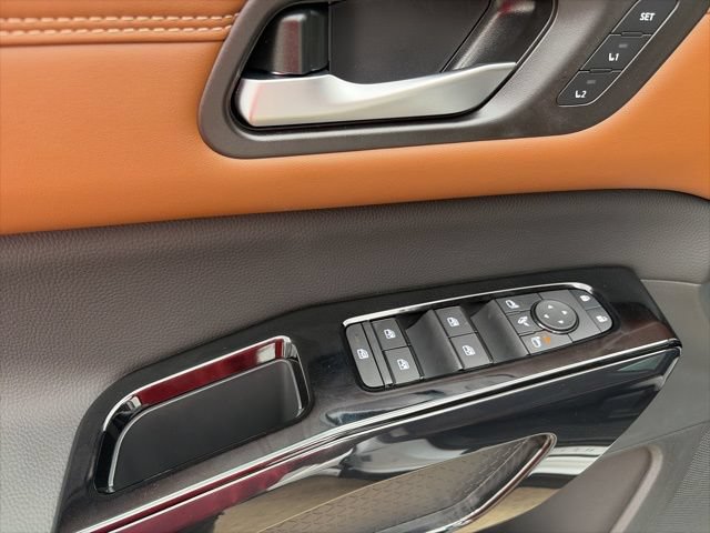 New 2026 Nissan Pathfinder Platinum w/ Cargo Package FWD image 10