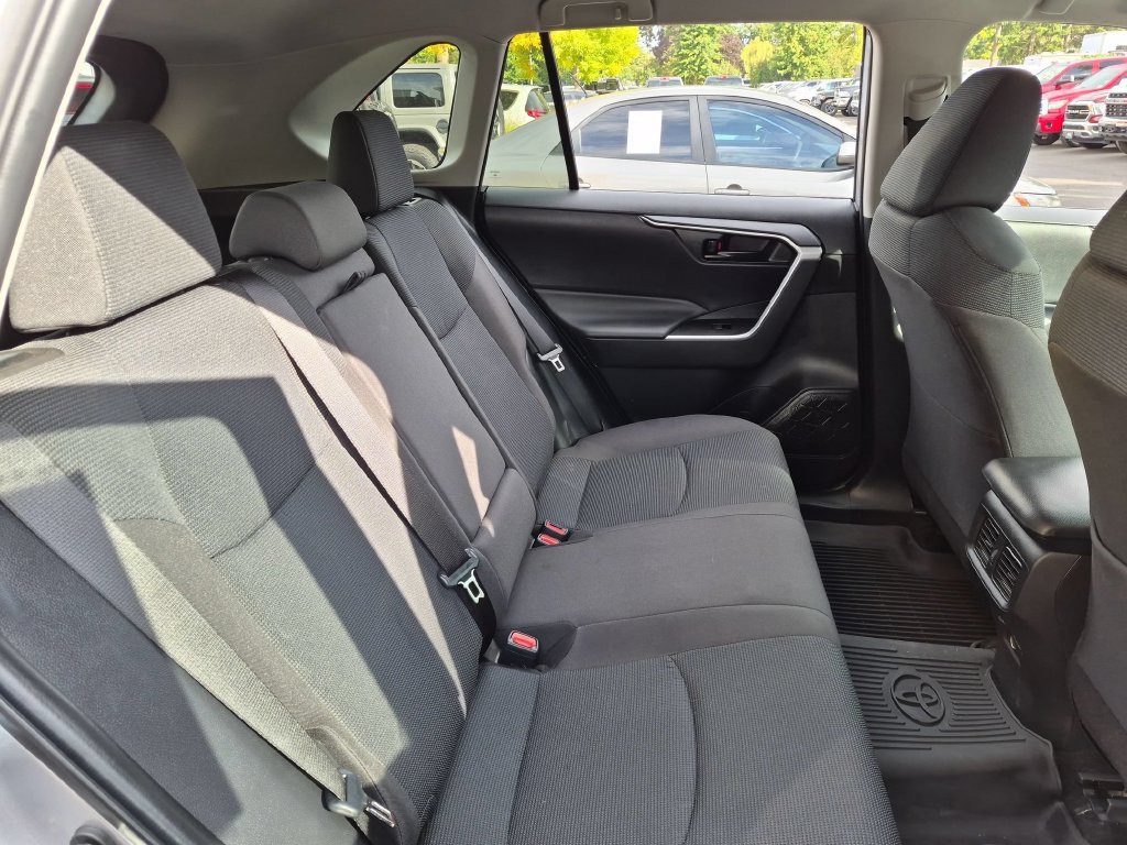 Used 2025 Toyota RAV4 LE AWD/4WD image 15