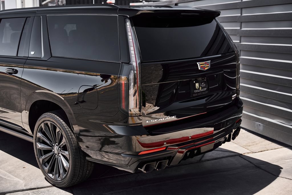 Used 2026 Cadillac Escalade ESV V AWD/4WD image 7