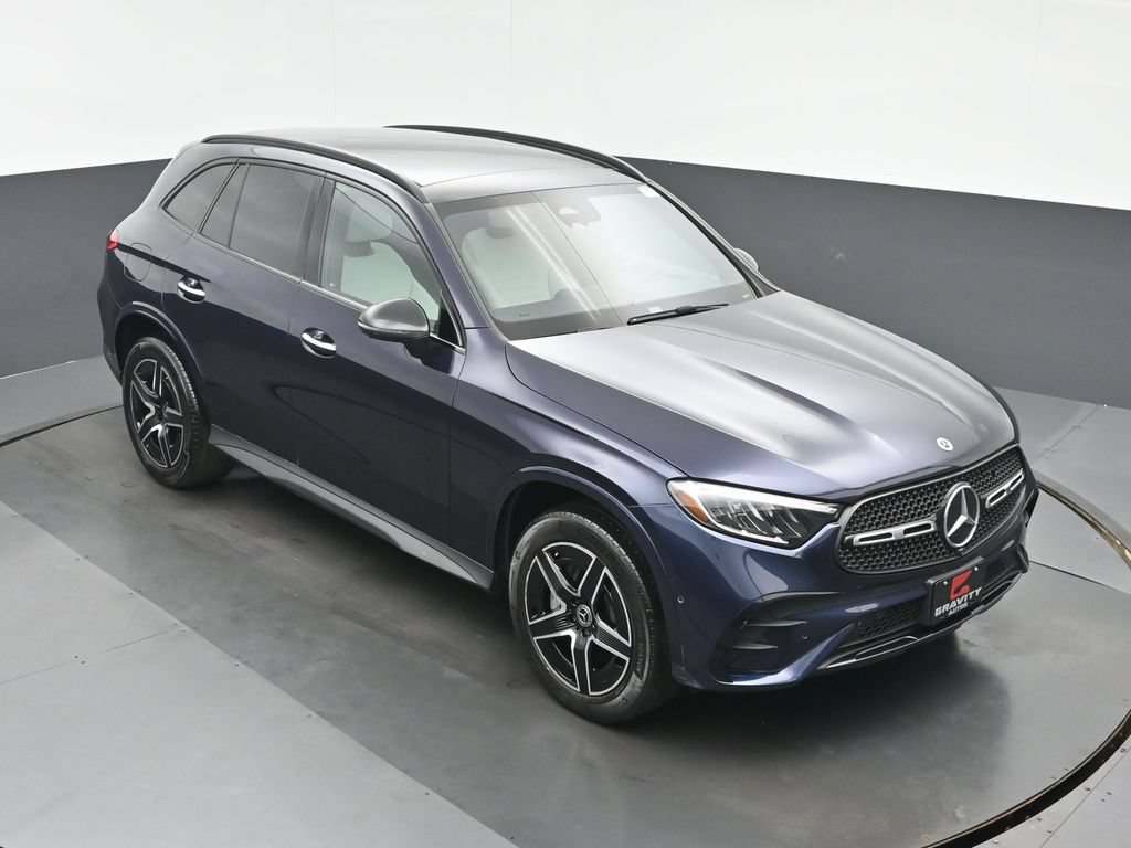 Used 2023 Mercedes-Benz GLC 300 4MATIC w/ AMG Line image 33