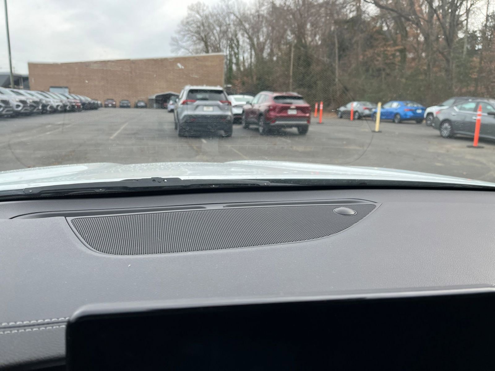 Used 2025 Genesis G70 2.5T image 18