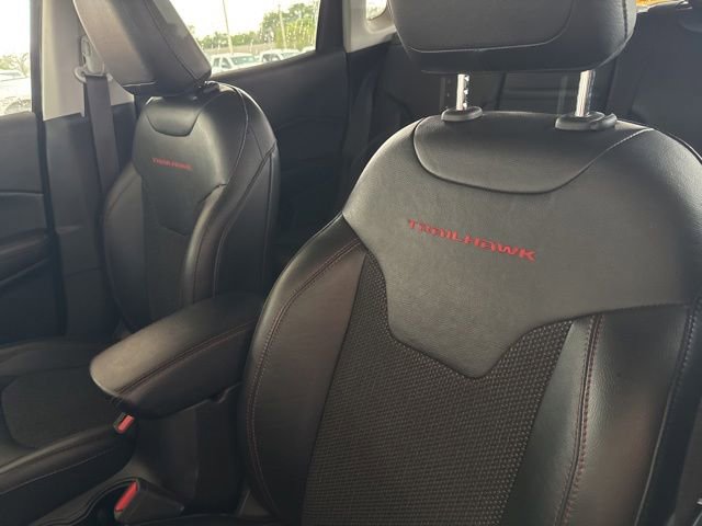 Used 2019 Jeep Compass Trailhawk AWD/4WD image 11