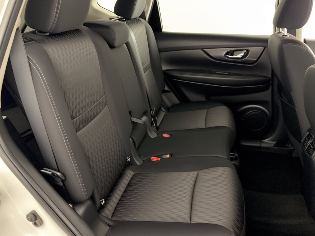 Used 2018 Nissan Rogue SV w/ Premium Package AWD/4WD image 29