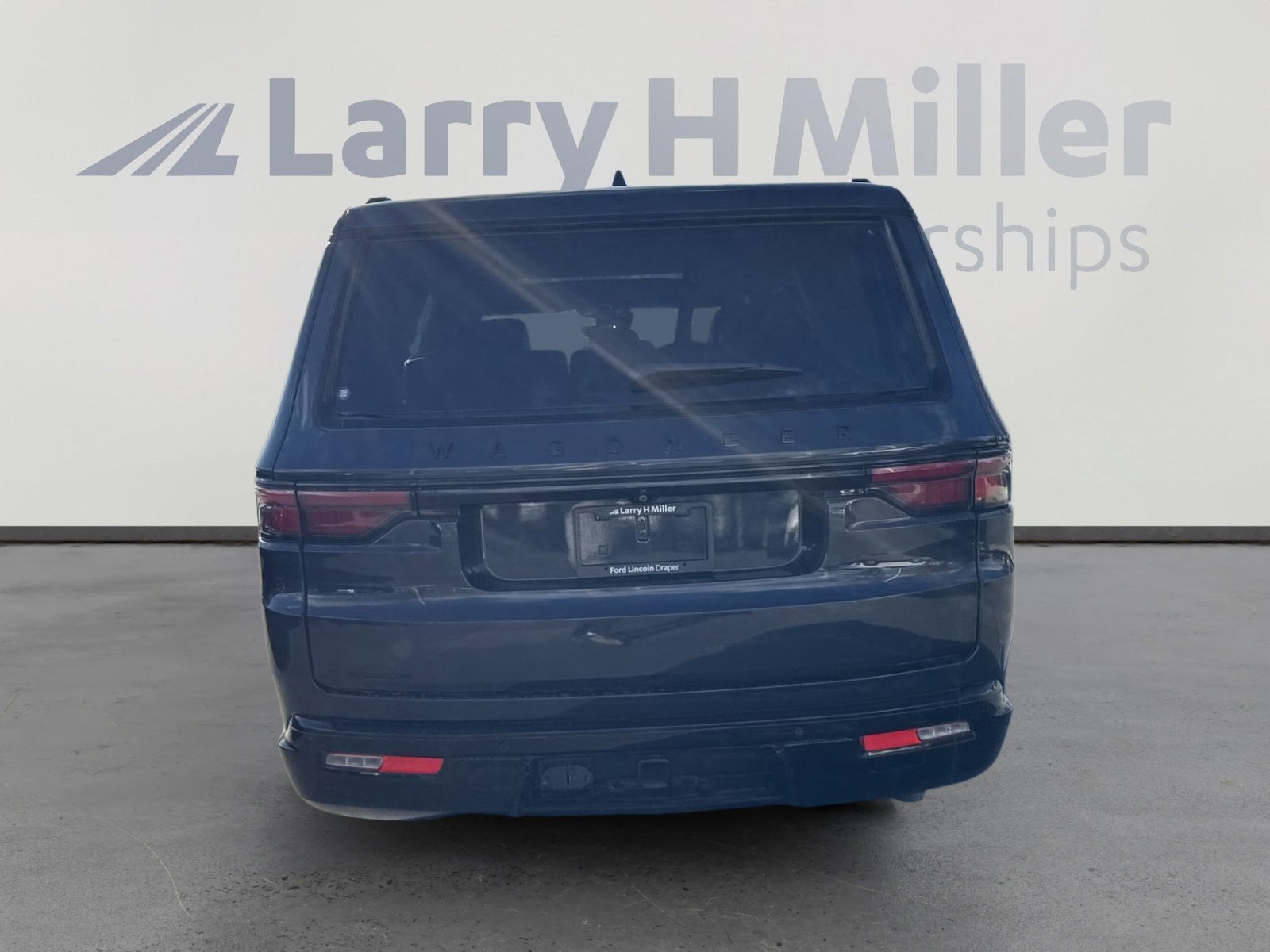 Used 2023 Jeep Wagoneer Series II w/ Convenience Group I image 7