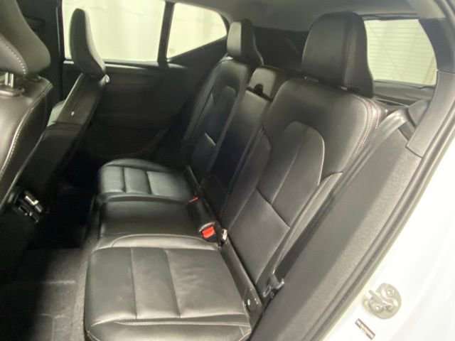 Used 2025 Volvo XC40 B5 Core AWD/4WD image 14