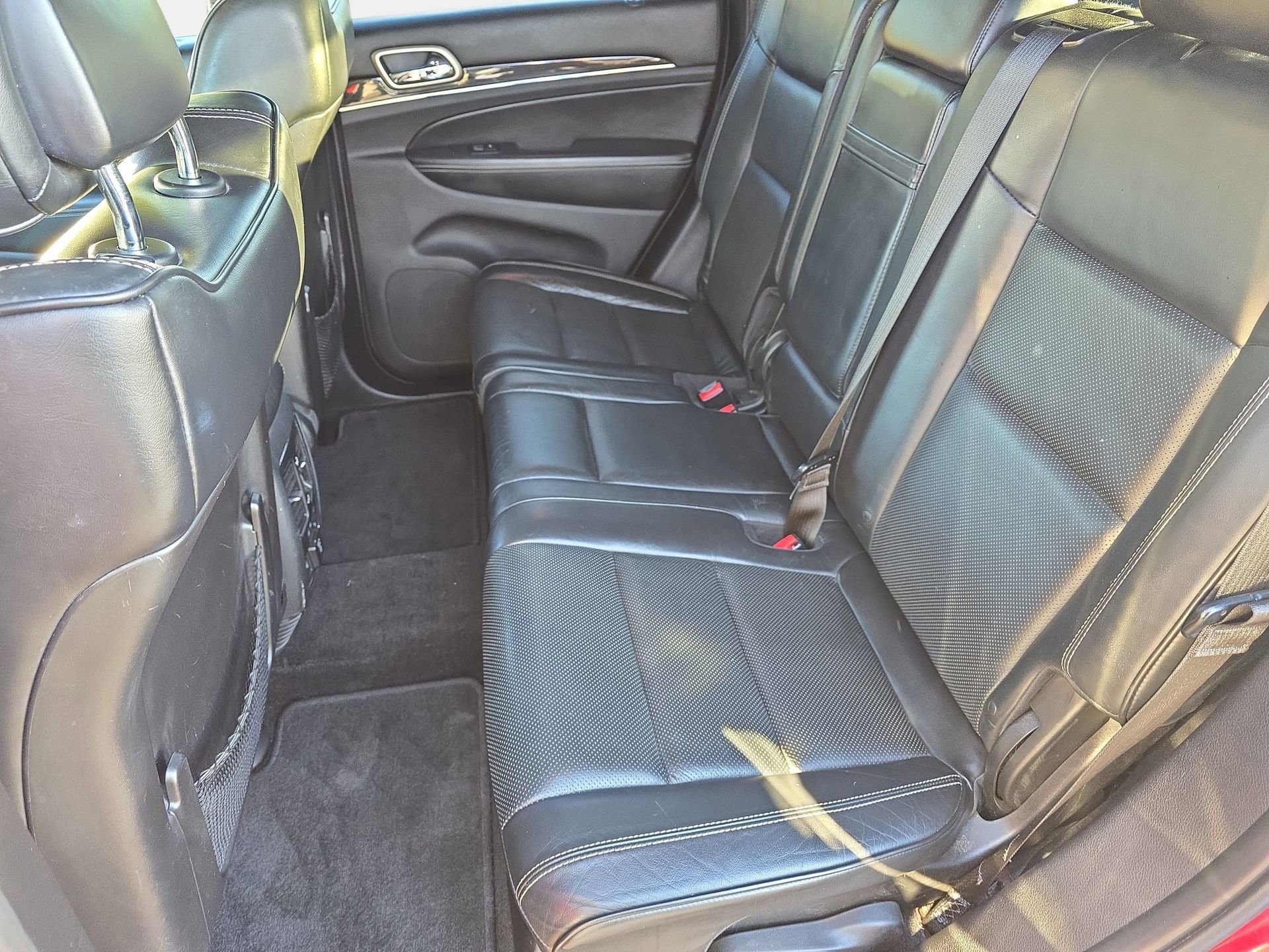 Used 2015 Jeep Grand Cherokee Overland AWD/4WD image 13
