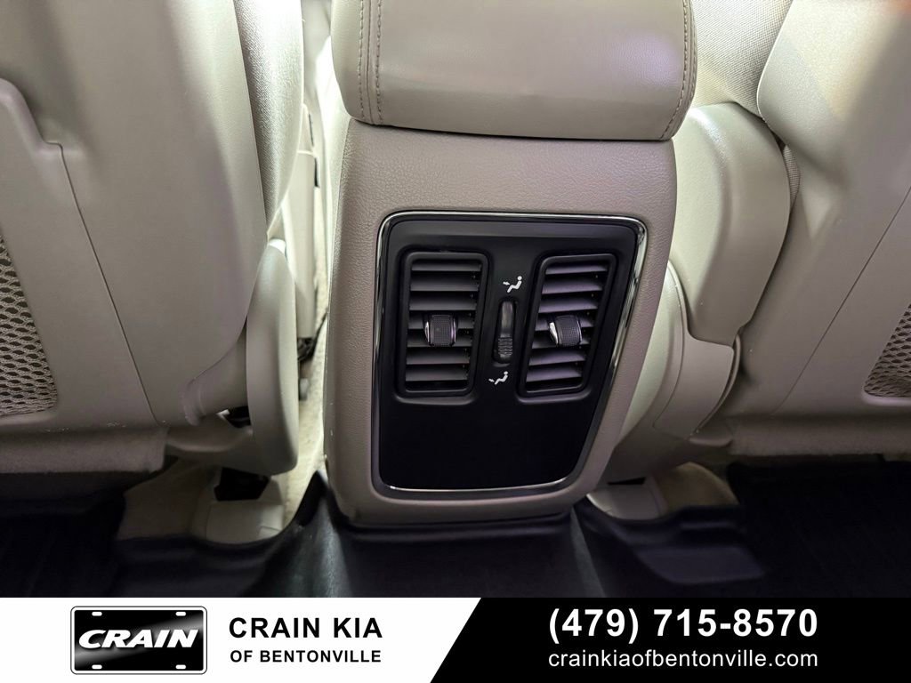 Used 2013 Dodge Durango SXT w/ Popular Equipment Group image 28