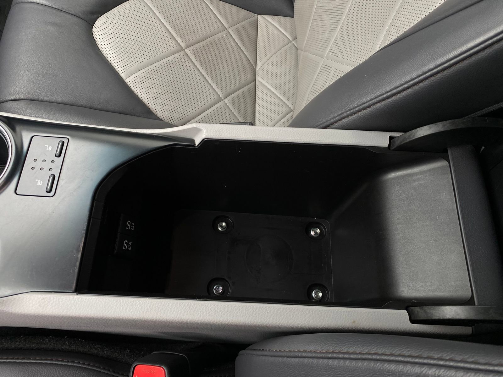 Used 2019 Toyota Camry XLE FWD image 19