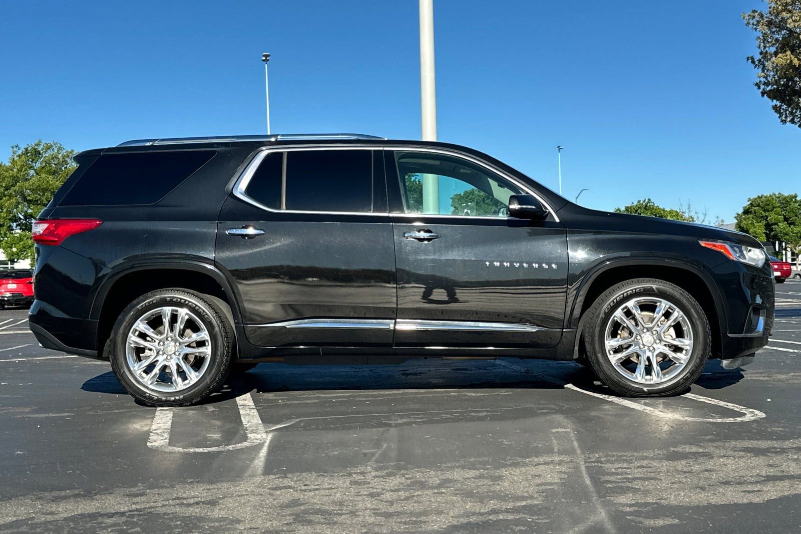 Used 2018 Chevrolet Traverse High Country image 3