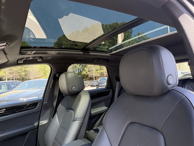 Used 2022 Porsche Cayenne image 10