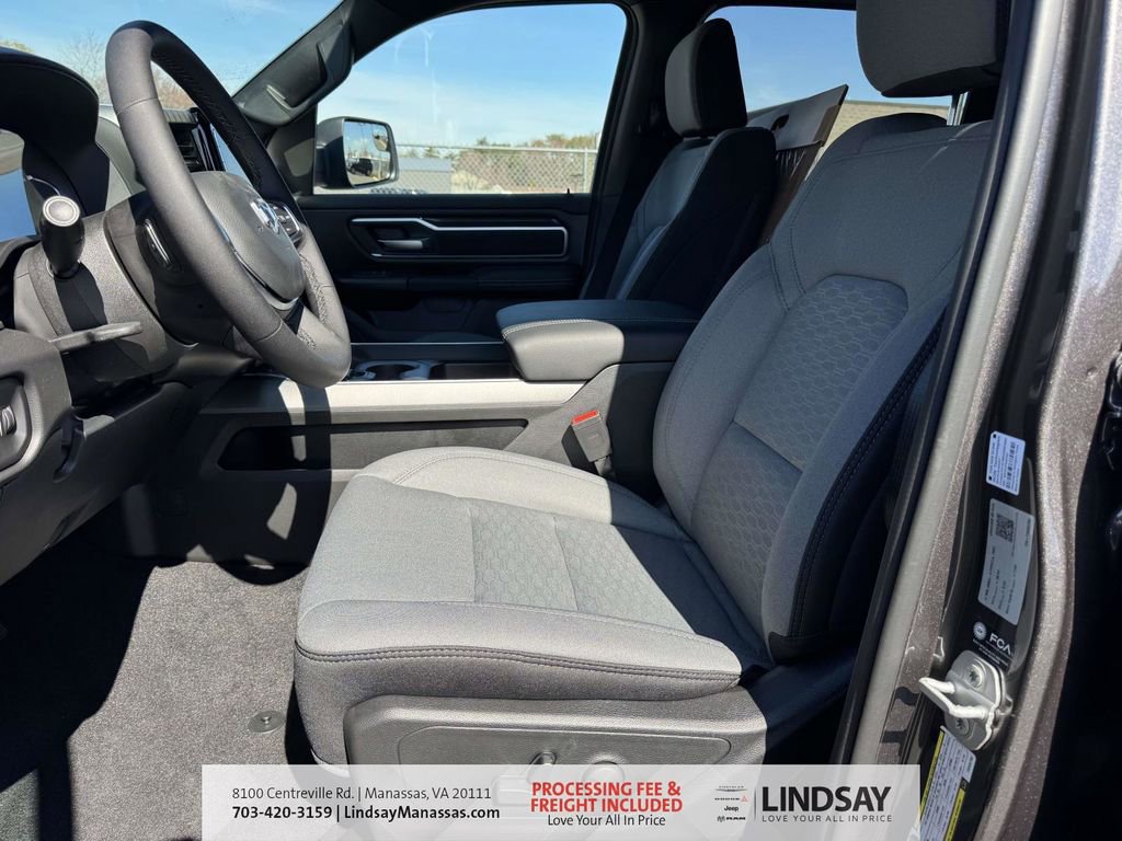New 2026 RAM 1500 4x4 Crew Cab image 17