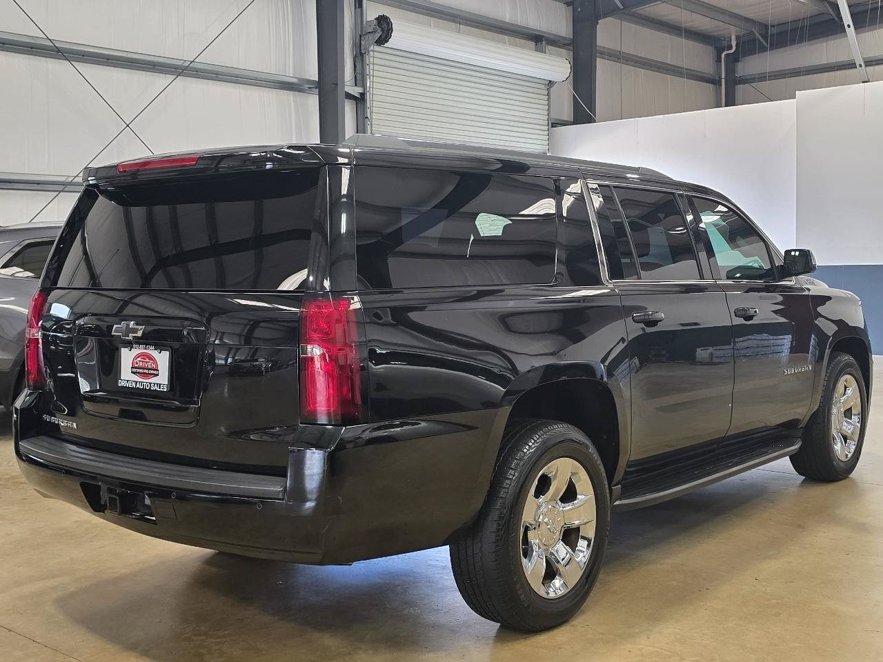 Used 2020 Chevrolet Suburban LS w/ Enhanced Driver Alert Package RWD image 4