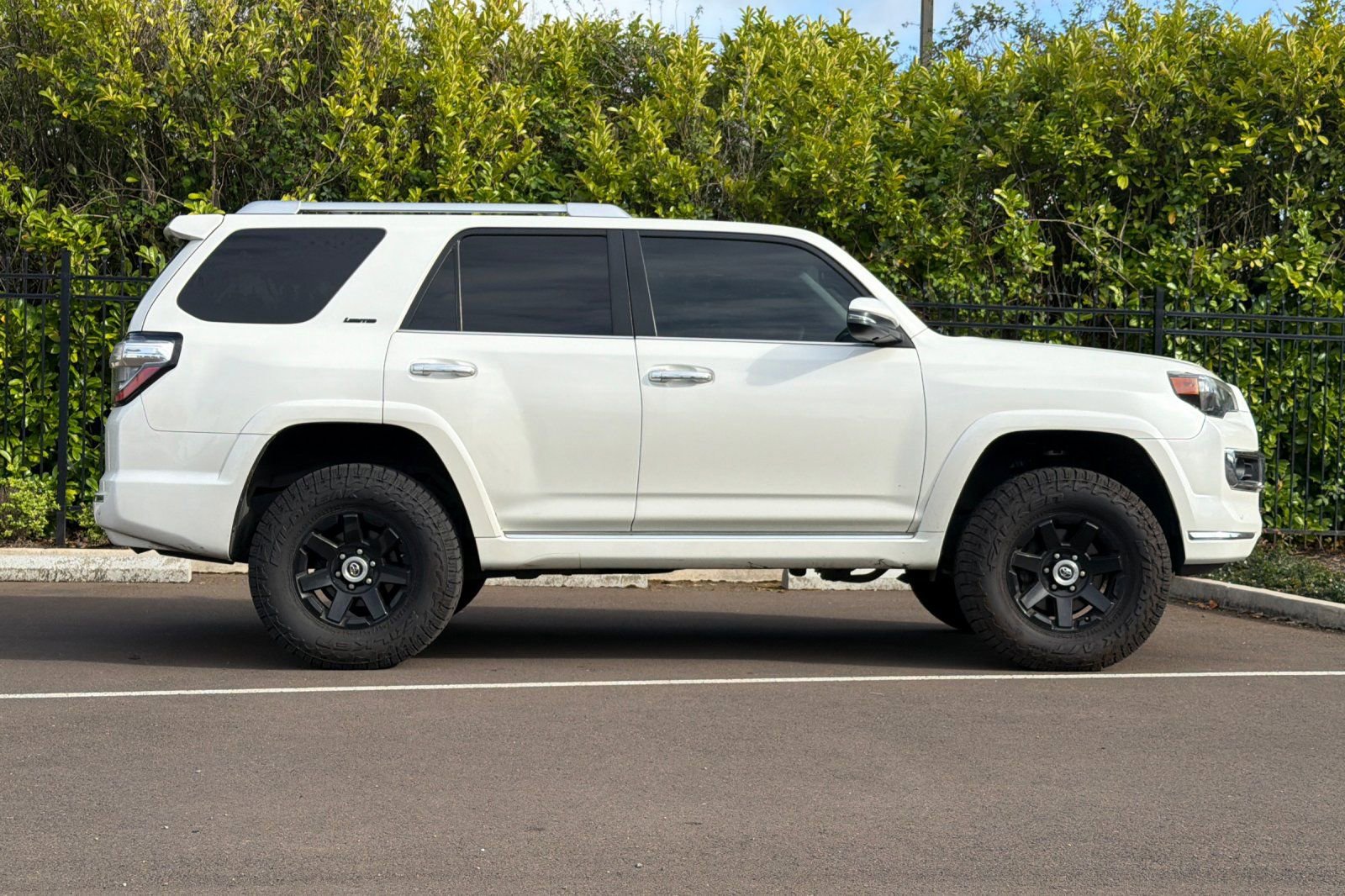 Used 2018 Toyota 4Runner Limited image 3