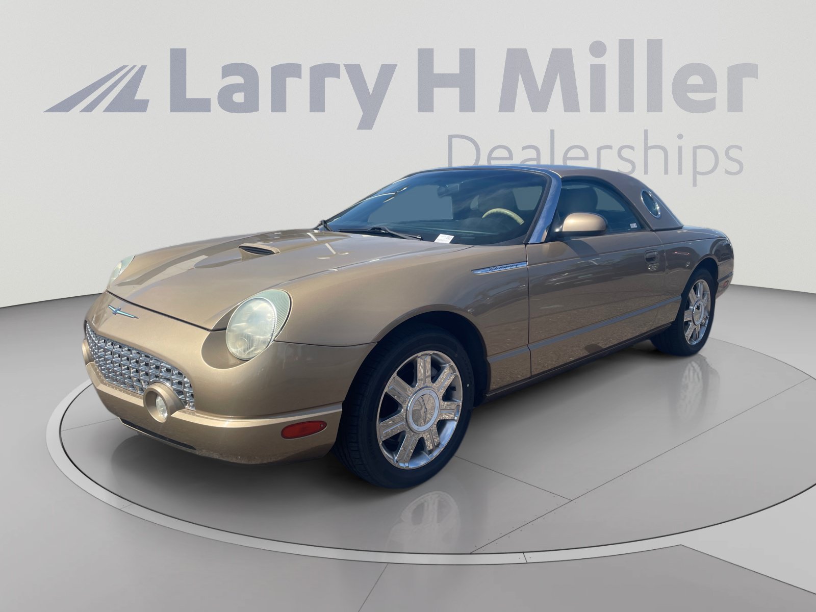 Used 2005 Ford Thunderbird RWD image 1