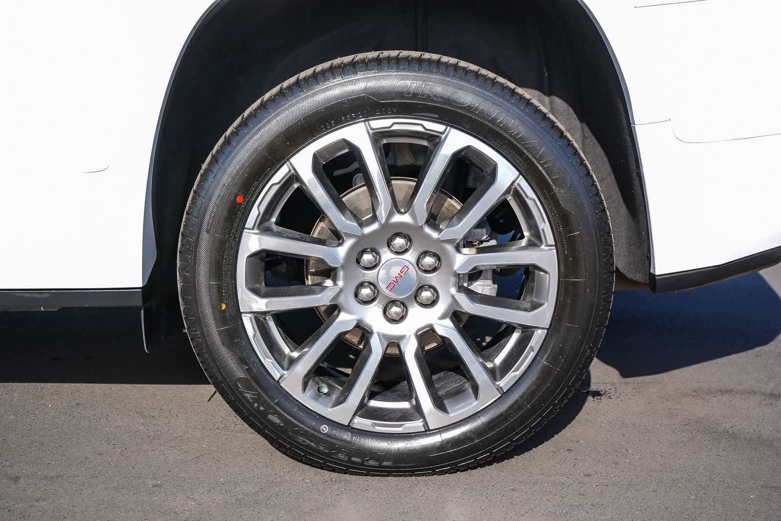 Used 2023 GMC Acadia Denali AWD/4WD image 9
