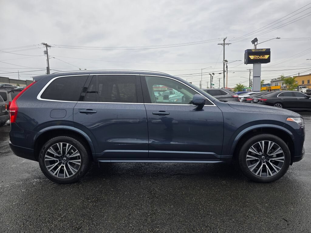 Used 2022 Volvo XC90 T5 Momentum w/ Advanced Package AWD/4WD image 5