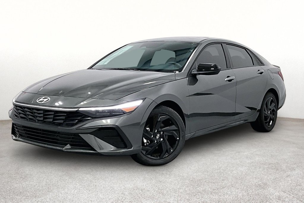 New 2026 Hyundai Elantra SEL Sport FWD image 2