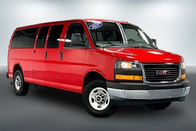 Used 2025 GMC Savana 3500 LT w/ LT Preferred Equipment Group RWD image 1