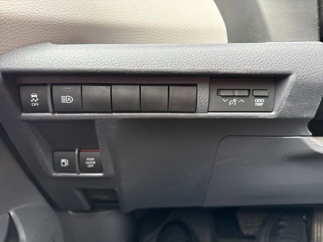 Used 2021 Toyota Sienna XLE w/ XLE Plus Package image 14