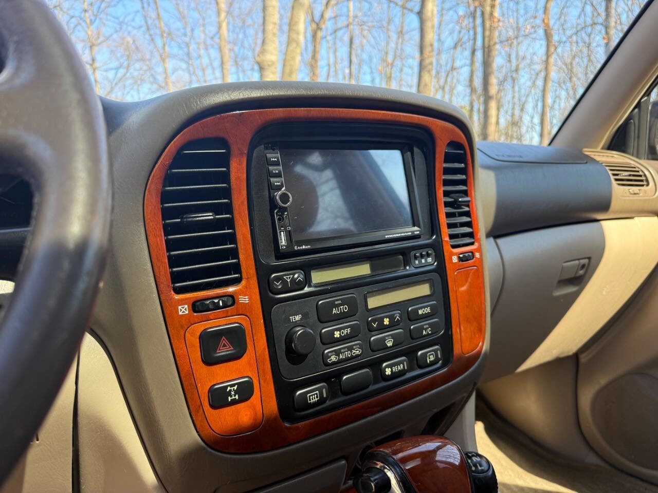 Used 2001 Lexus LX 470 4WD image 25