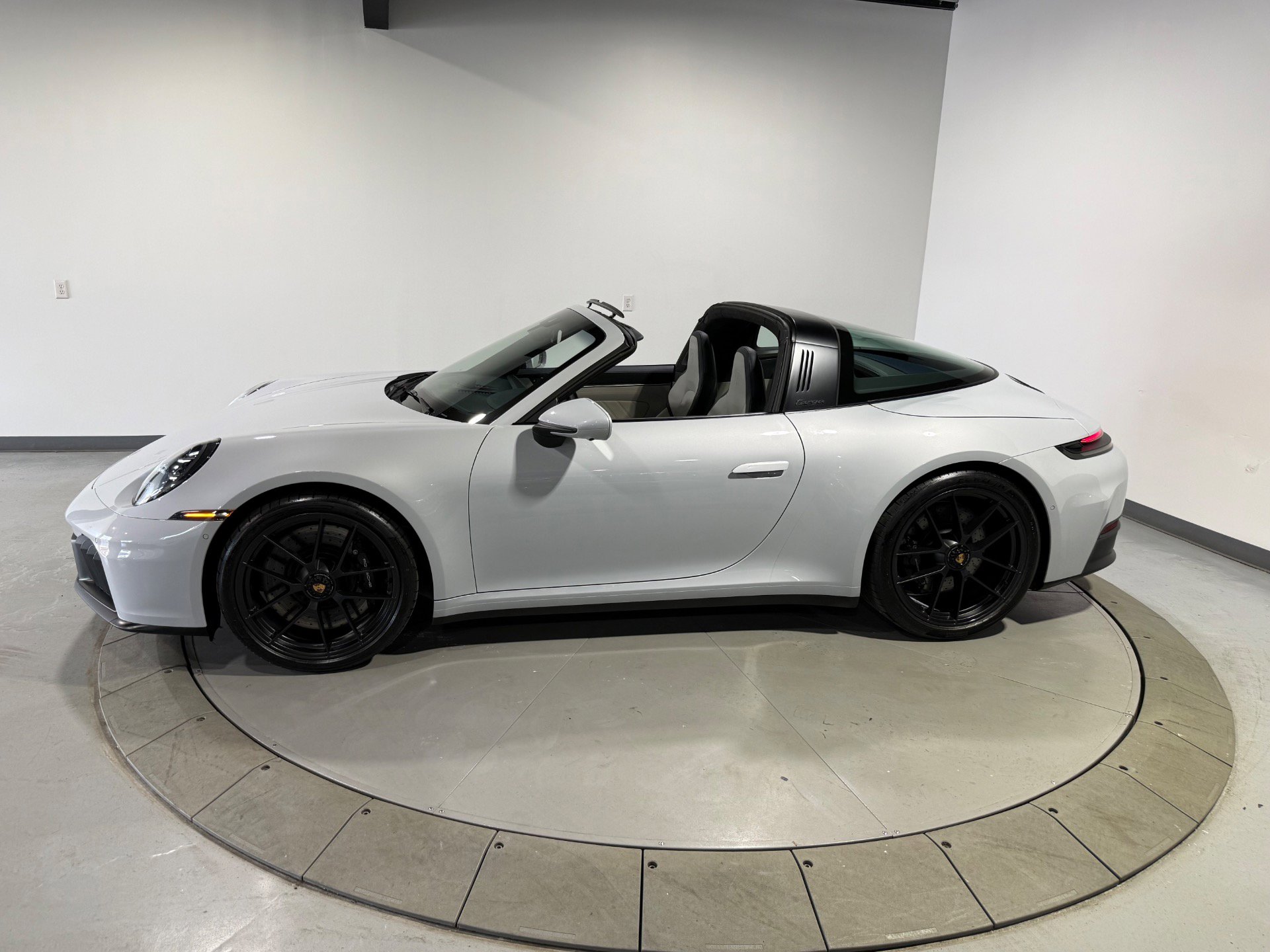 Used 2026 Porsche 911 Targa 4 GTS AWD/4WD image 11