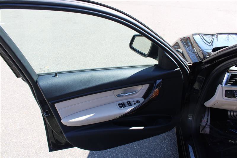 Used 2016 BMW 320i Sedan image 12