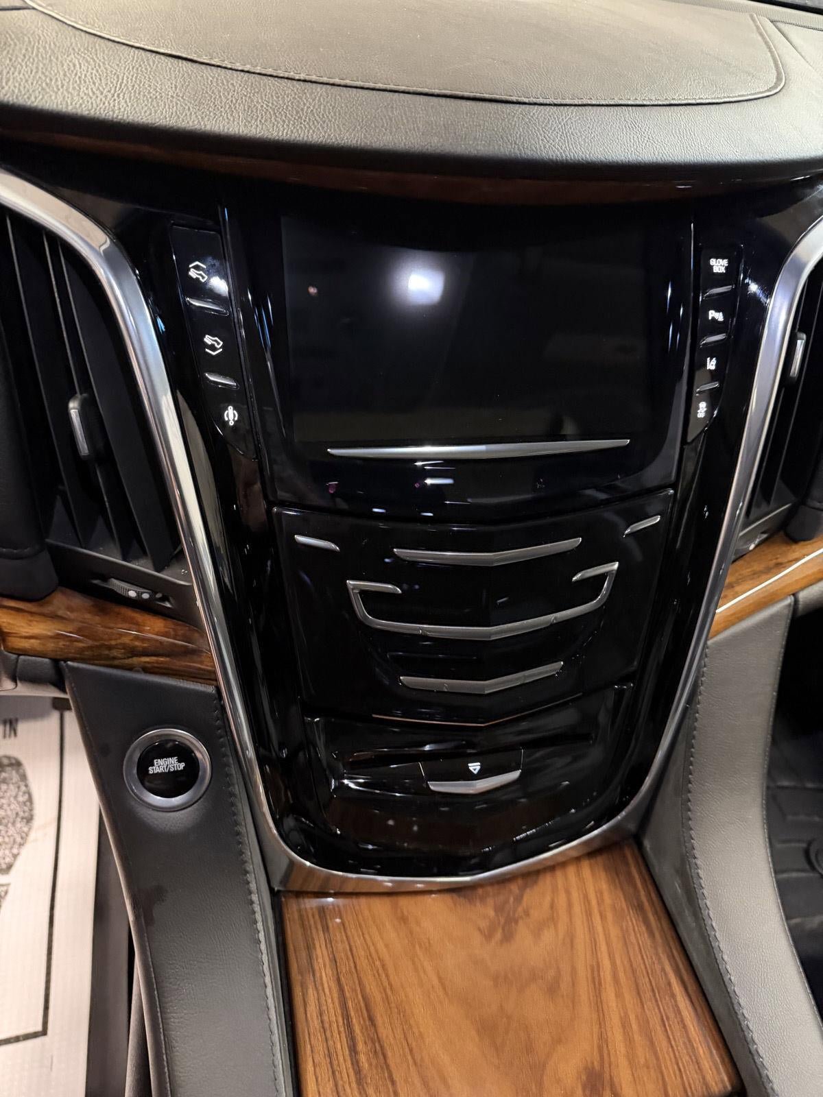 Used 2015 Cadillac Escalade ESV Luxury AWD/4WD image 16