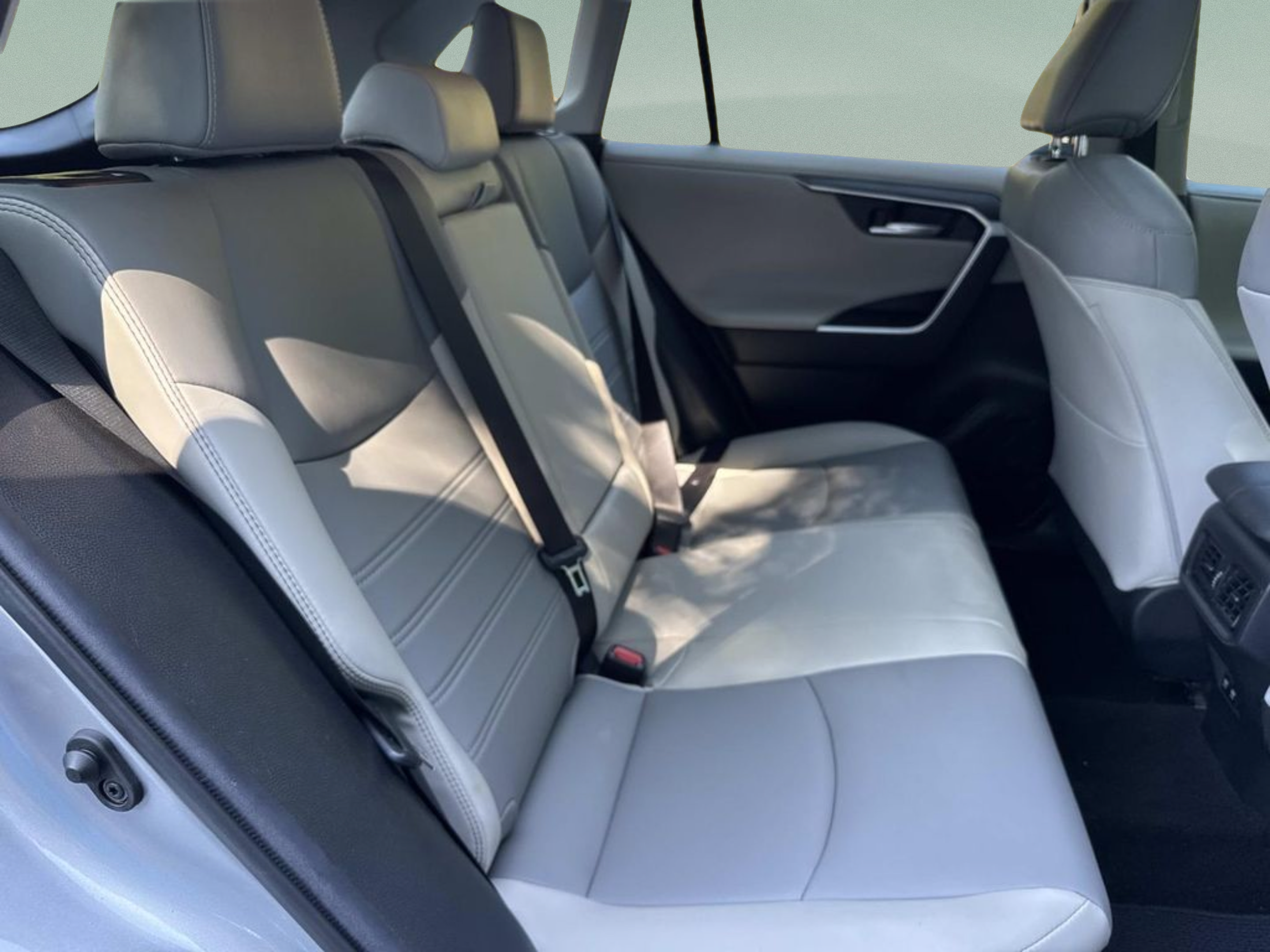 Used 2021 Toyota RAV4 Limited AWD/4WD image 26