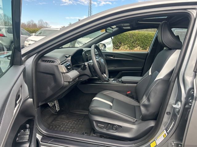 Used 2025 Toyota Camry SE w/ Multimedia Upgrade Package image 11