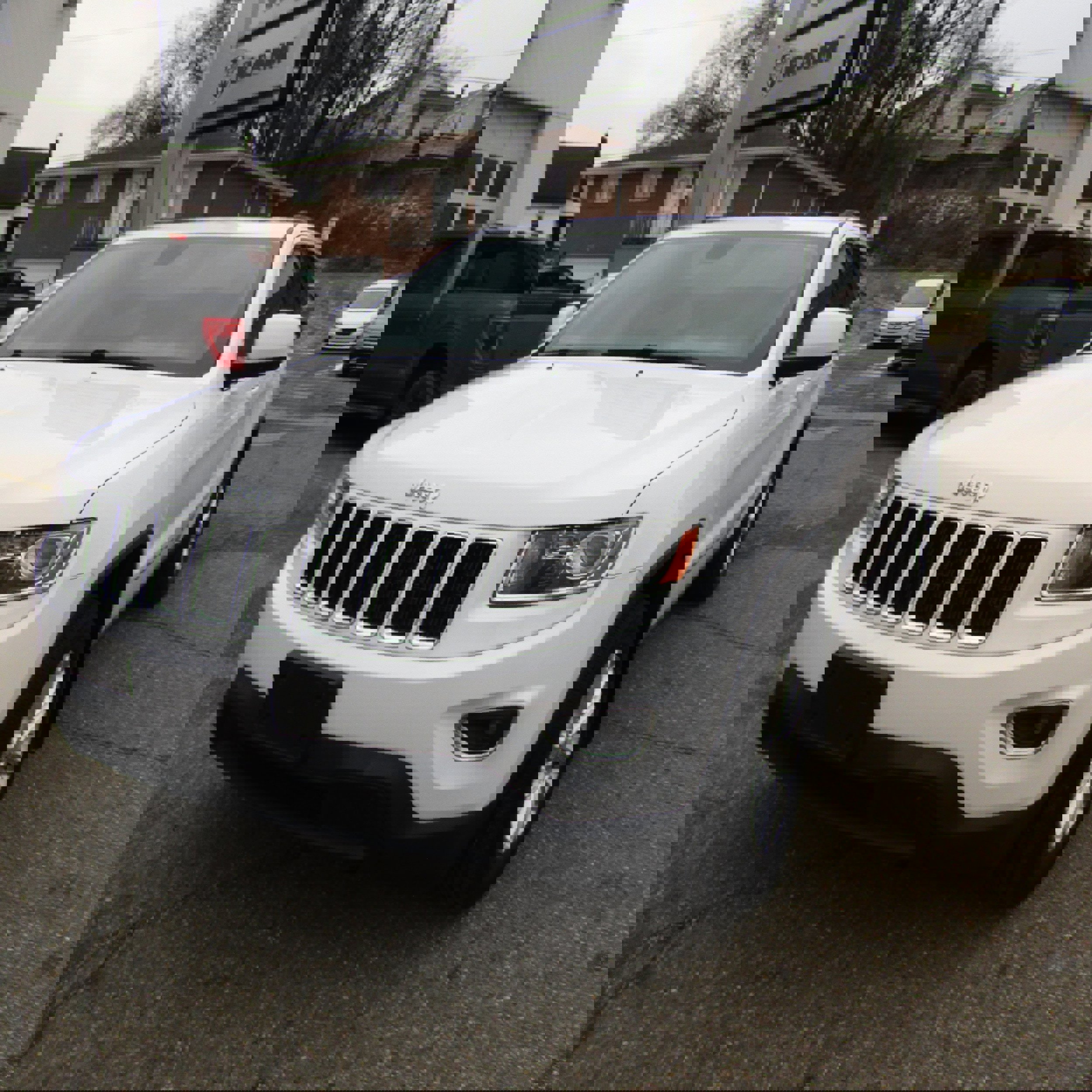 Used 2014 Jeep Grand Cherokee Laredo w/ Security & Convenience Group image 2