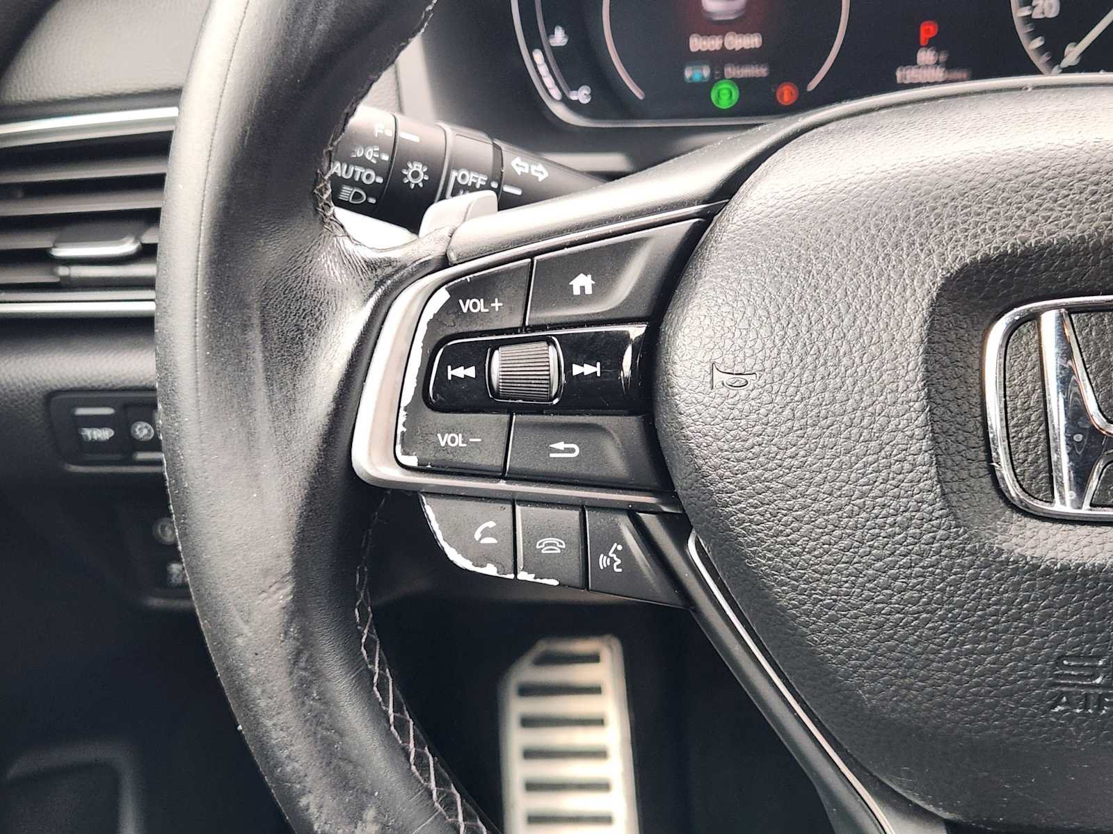 Used 2018 Honda Accord Sport image 25