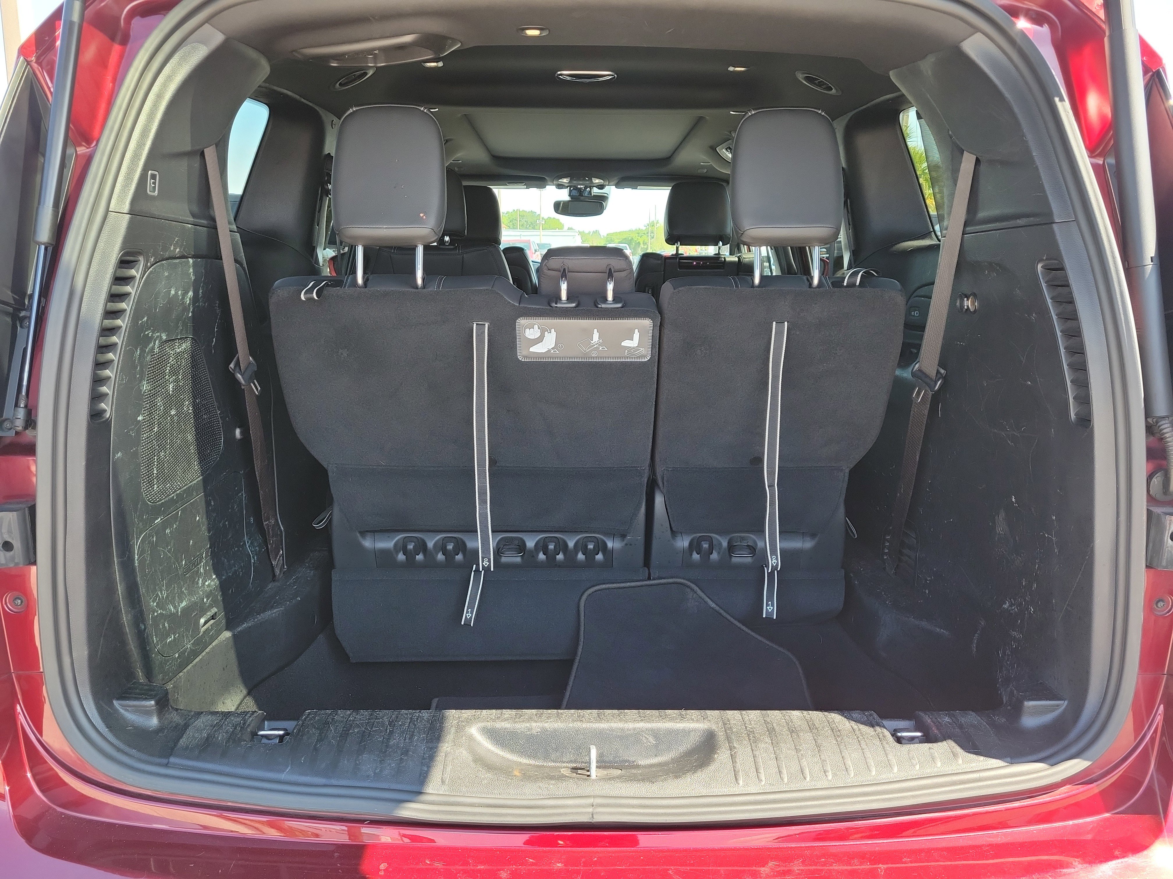 Used 2021 Chrysler Pacifica Touring-L w/ Uconnect Theater Family Group FWD image 10
