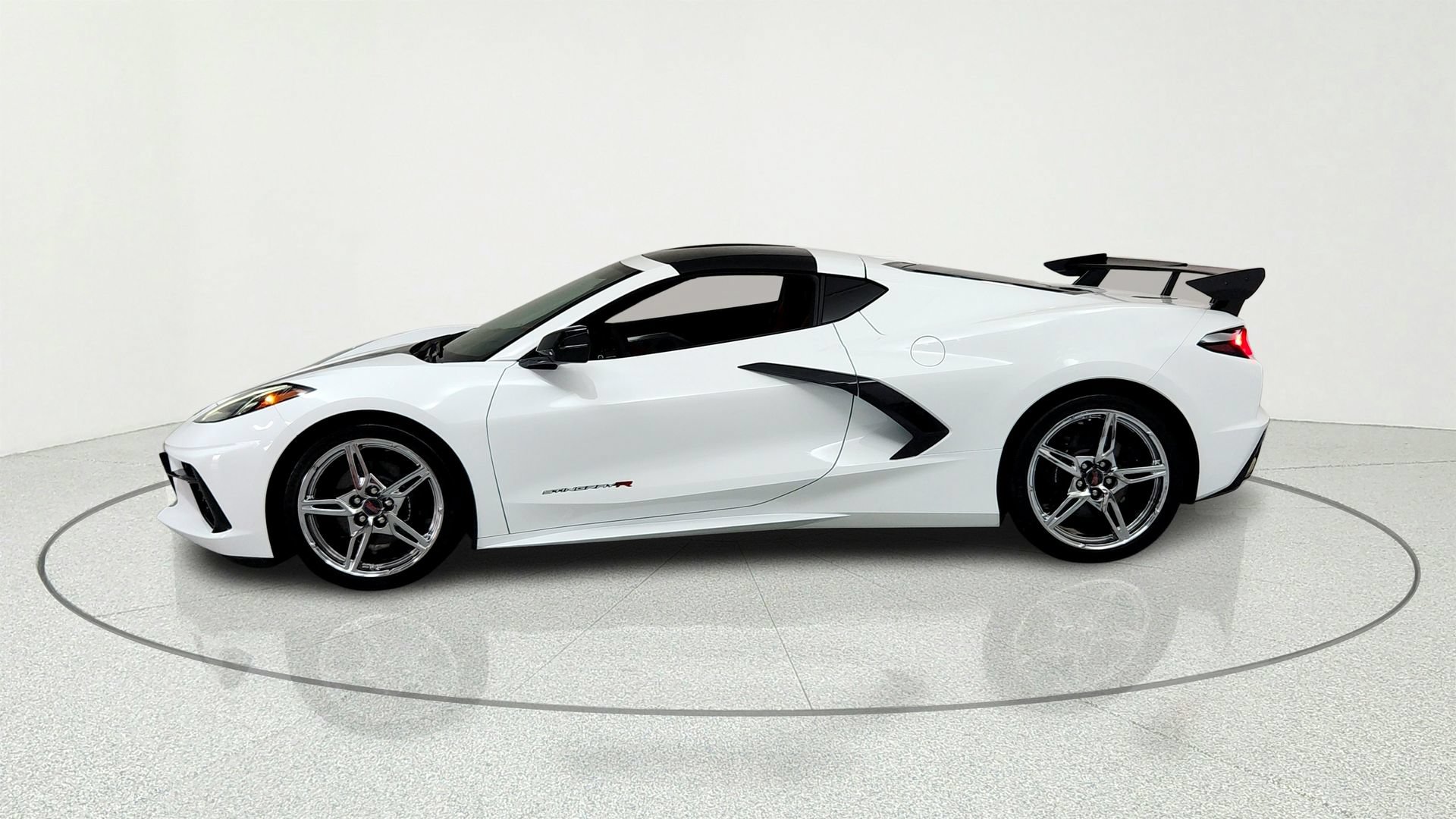 Certified 2023 Chevrolet Corvette Stingray Premium Cpe RWD image 2