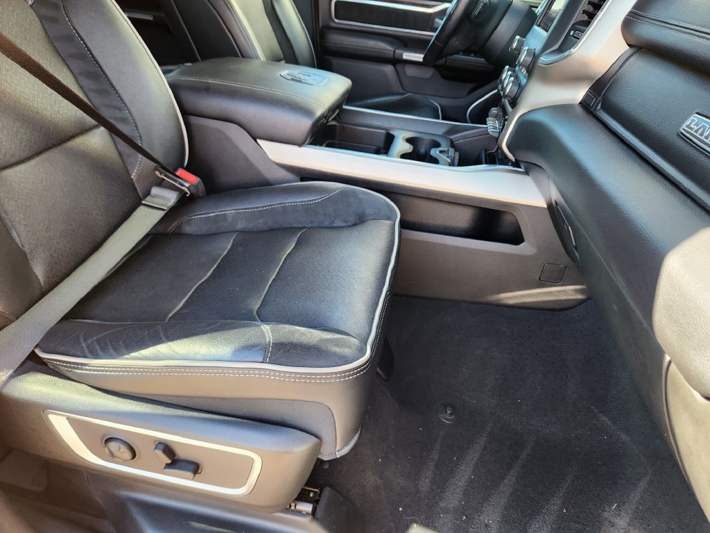 Used 2019 RAM 1500 Laramie AWD/4WD image 14