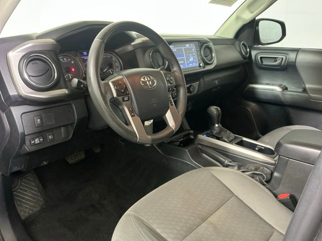 Used 2020 Toyota Tacoma SR5 w/ SR5 Appearance Package (SM) RWD image 20
