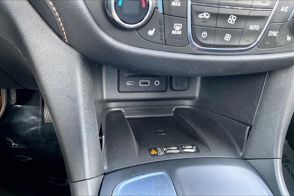 Used 2021 Chevrolet Equinox Premier image 32