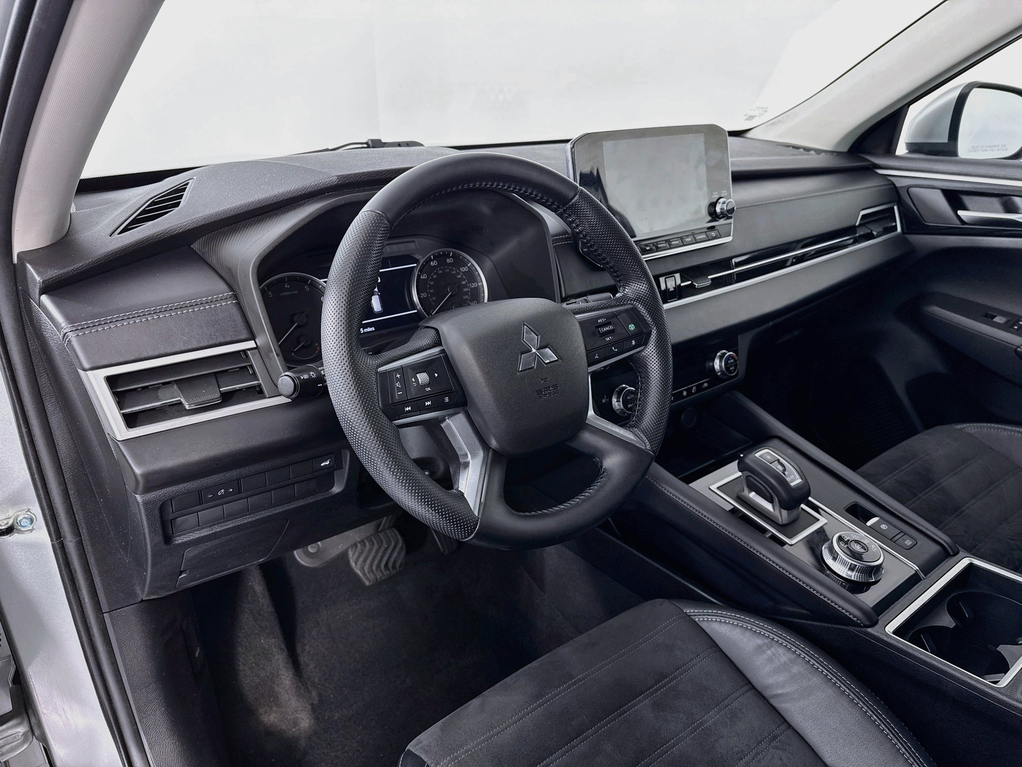 Used 2022 Mitsubishi Outlander SEL Black Edition FWD image 9