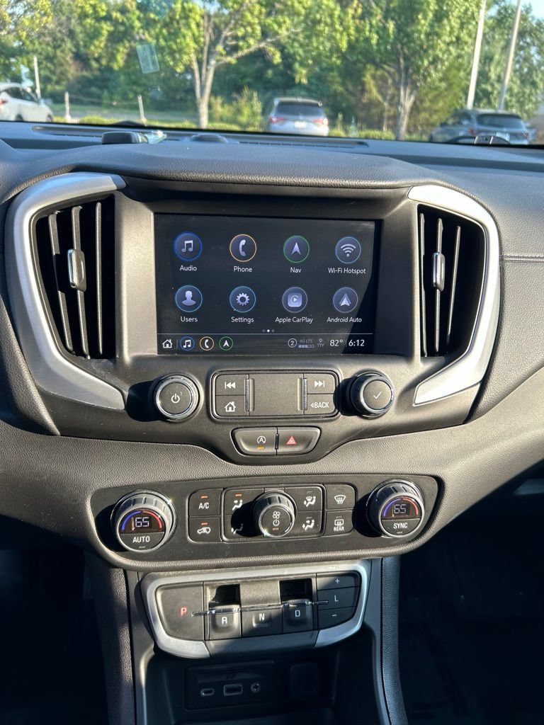 Used 2024 GMC Terrain SLE w/ Driver Convenience Package FWD image 14