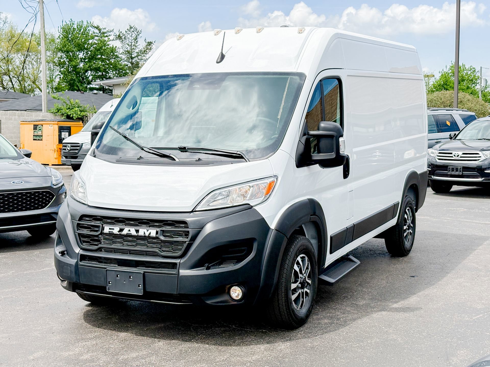 Used 2024 RAM ProMaster 2500 w/ Premium Convenience Group FWD image 5