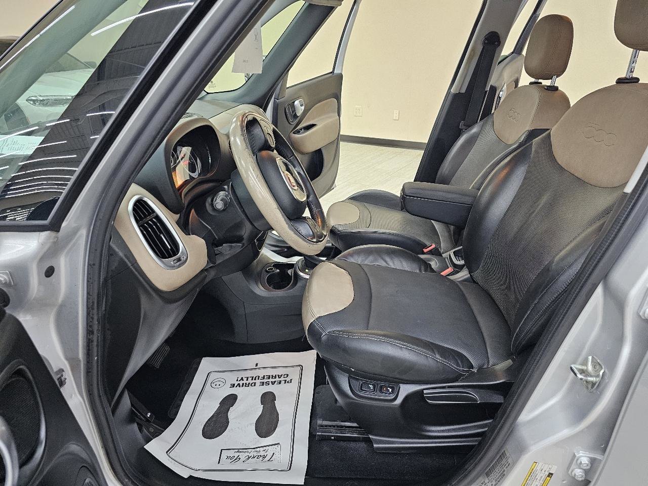 Used 2017 FIAT 500L Lounge w/ Premium Package FWD image 16